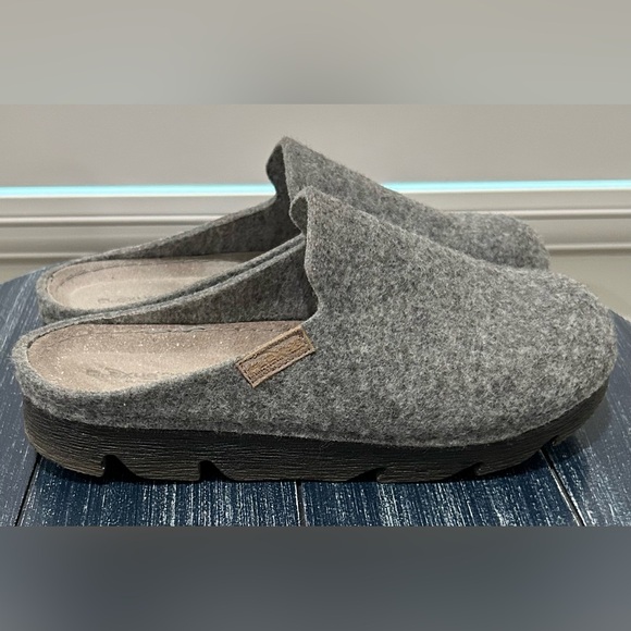 Flexus Platform Clogs - Picture 7 of 8